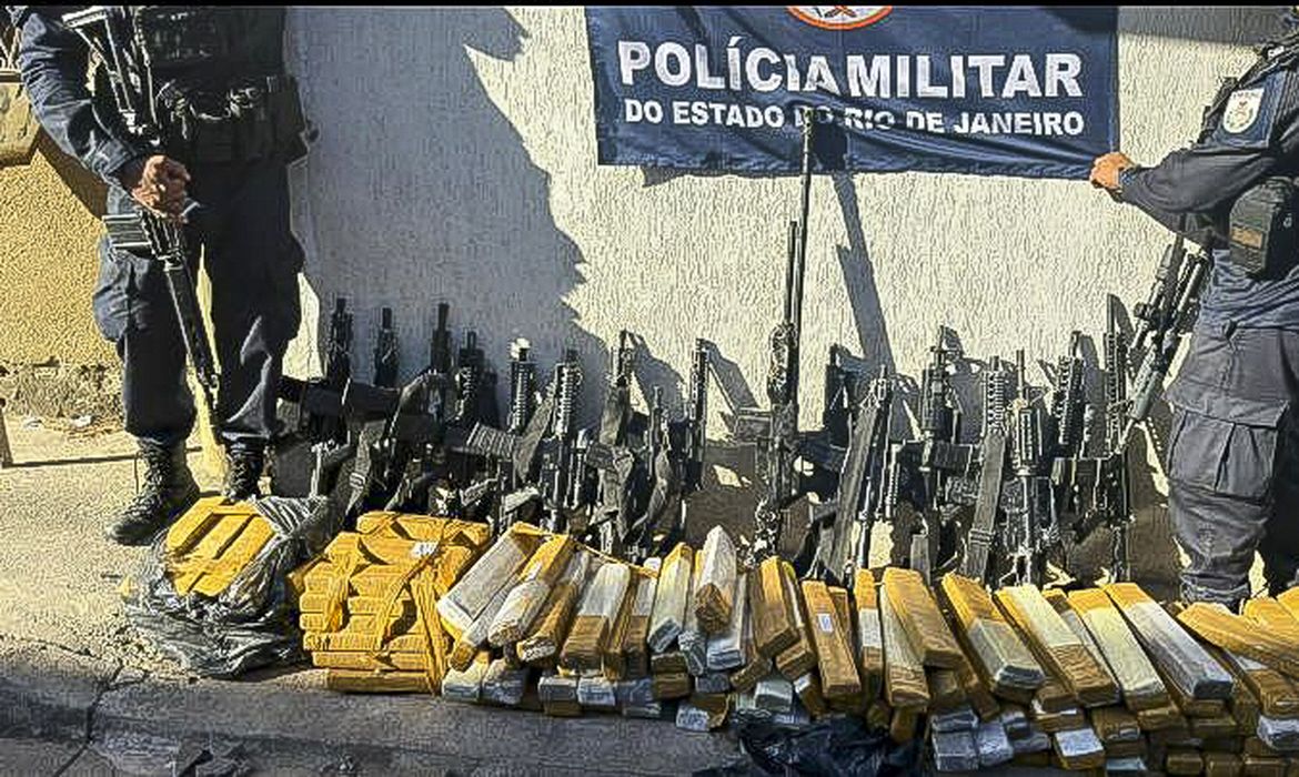 Arsenal de guerra apreendido no Rio acende alerta sobre segurança pública no interior baiano